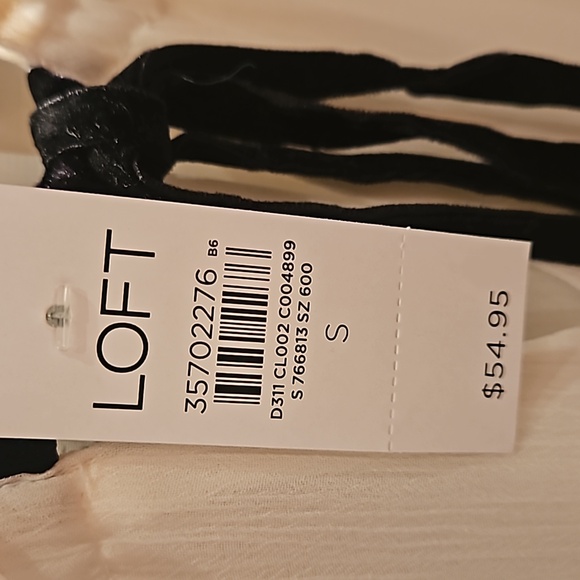 LOFT Sleeveless blouse size S .  off white color. - Picture 7 of 11